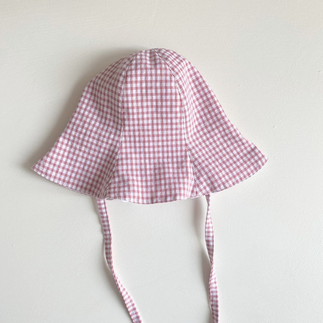 Gorro campanilla vichy rosa