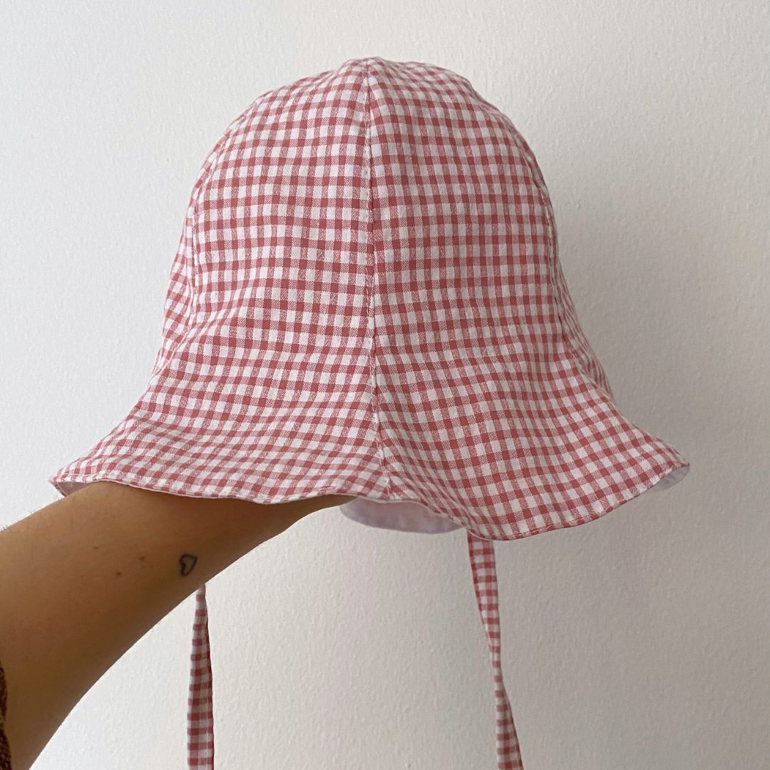 Gorro campanilla vichy rosa