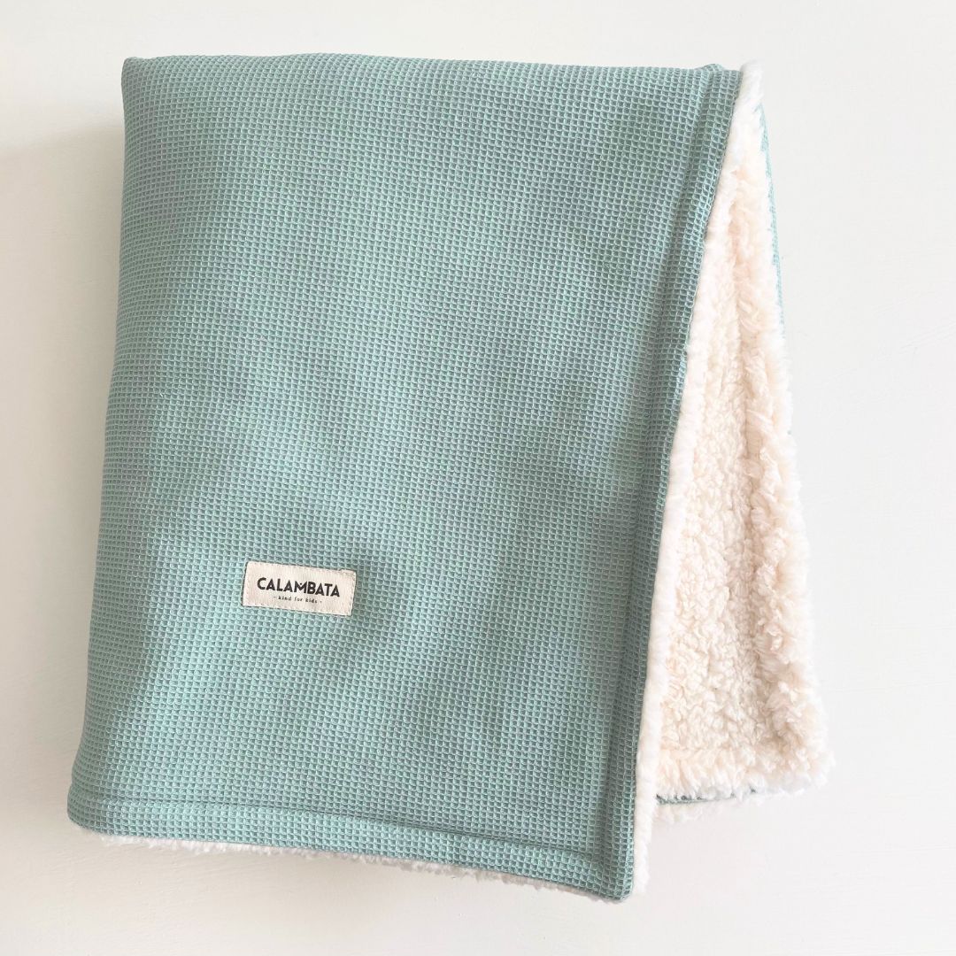 Manta borreguito piqué menta nombre Pau