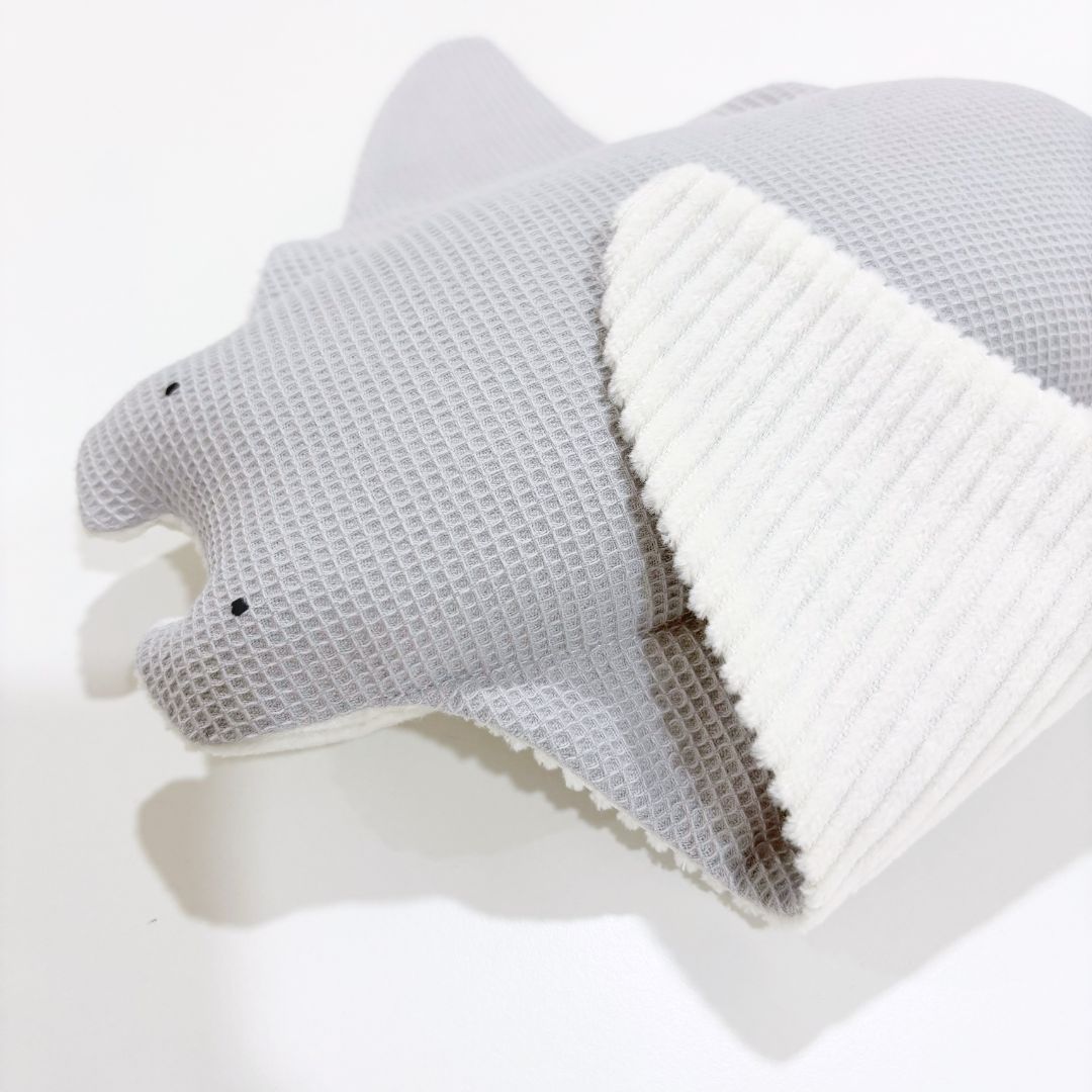 Peluche Sensorial Mantarraya Maya - GRIS