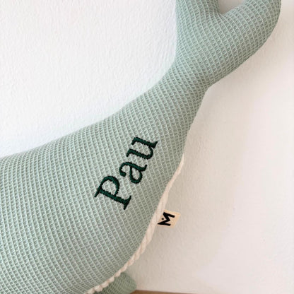 Peluche Ballena Susi menta nombre Pau
