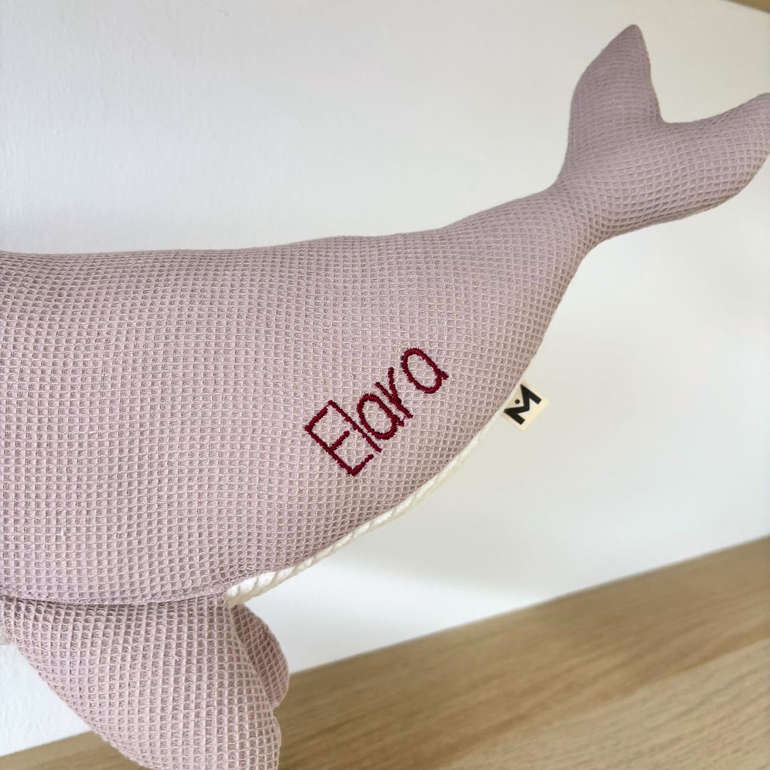 Peluche Ballena Susi rosa nombre Elara