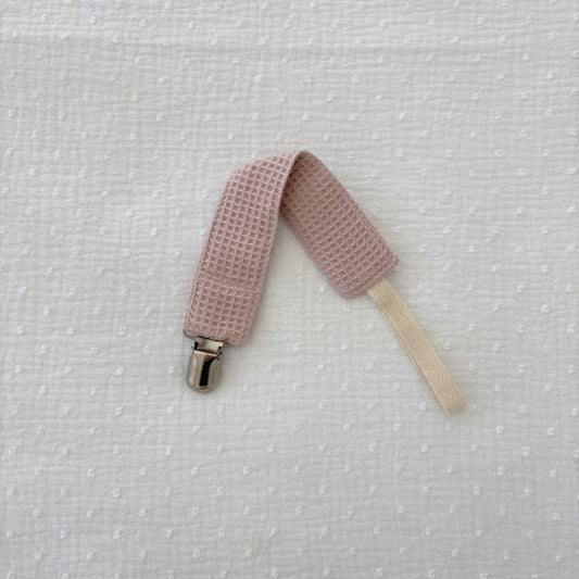 <transcy>Pacifier holder</transcy>