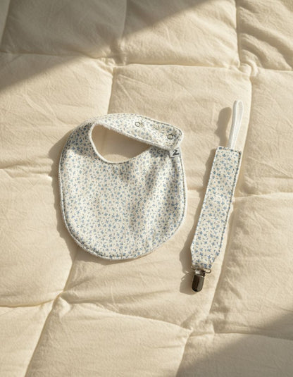 Pack Regalo welcome baby: Peluche ballena Susi personalizada + babero + chupetero